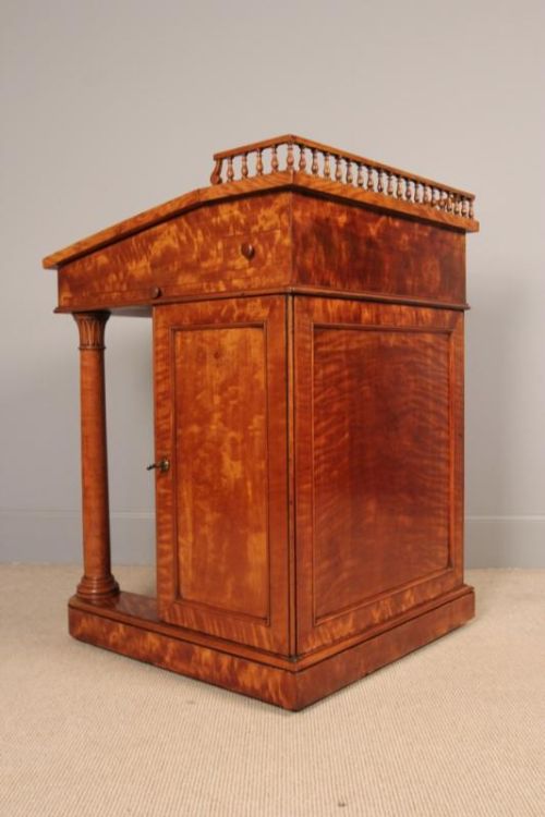 fig 1. A Fine Quality Gillows Satinwood Davenport