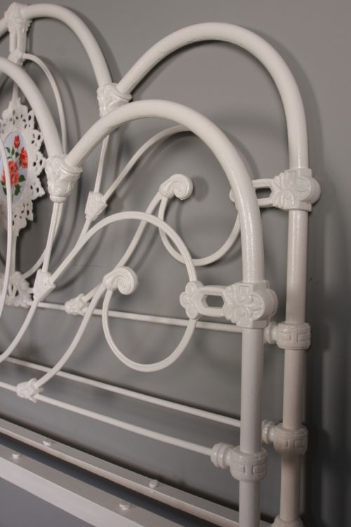fig 2. Beautiful 3 Hooper Iron Victorian 4ft 6