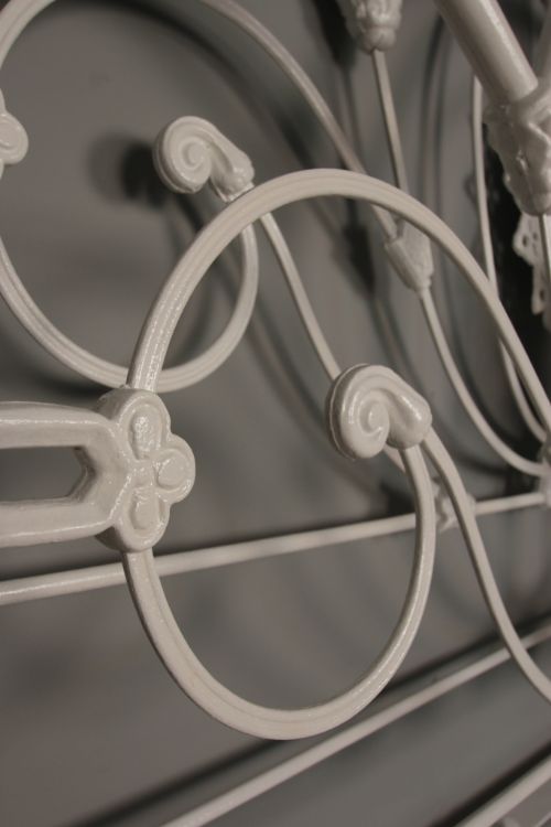 fig 4. Beautiful 3 Hooper Iron Victorian 4ft 6