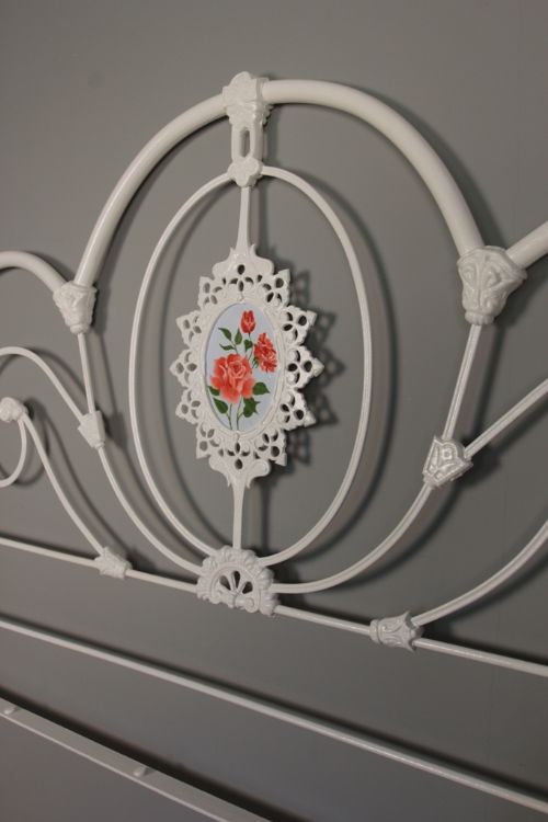 fig 5. Beautiful 3 Hooper Iron Victorian 4ft 6