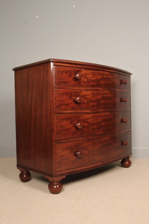 Fine Gillows Country House Chest of Drawers