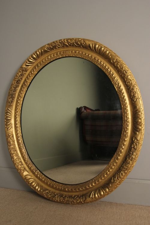 Stunning George III Giltwood Oval Mirror