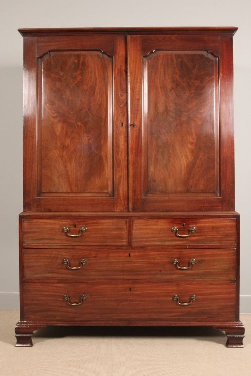 fig 1. Superb Gillows 18th Century Mahogany Linen Press