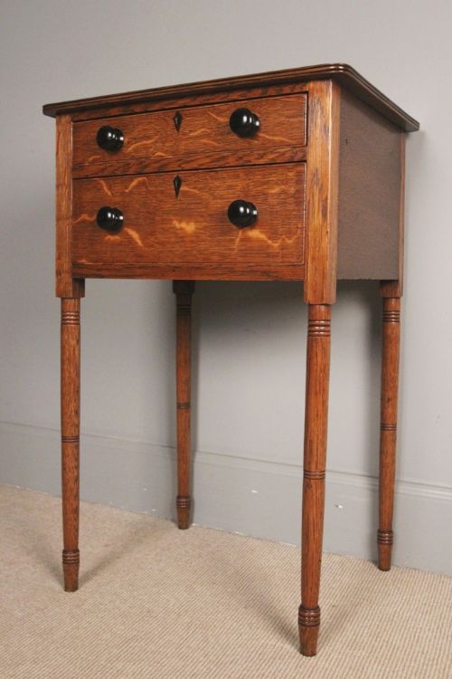 Small Georgian Oak Side Table / Bedside