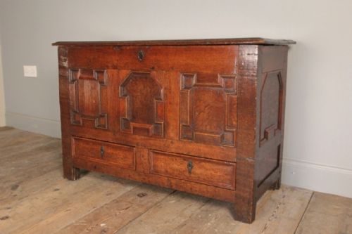 17th C. Small Oak Coffer