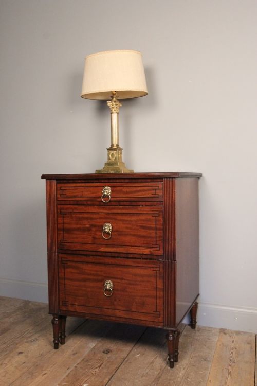 Regency Mahogany Bedside Cabinet

regency Mahogany Bedside Cabinet