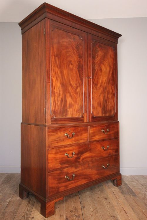 Superb Chippendale Period Mahogany Linen Press