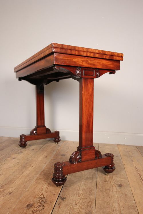 T&g Seddon Mahogany Metamorphic Games Table