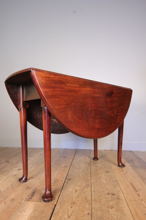 fig 1. Superb 18th Century Mahogany Drop Leaf Table