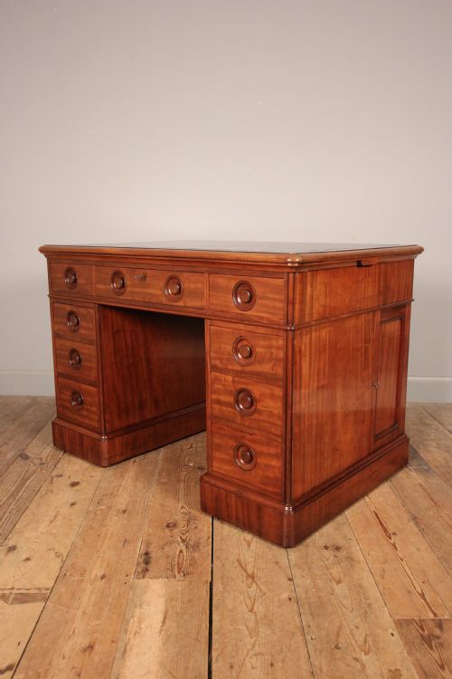 Superb Gillows Mahogany Desk