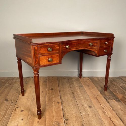 Gillows Mahogany Concave Dressing Table