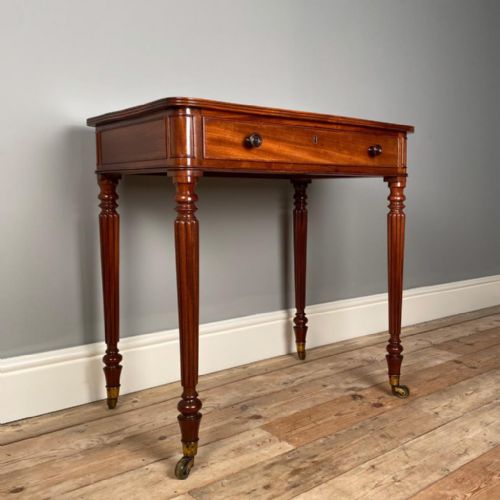 fig 1. Fine Gillows Regency Mahogany Chamber Table