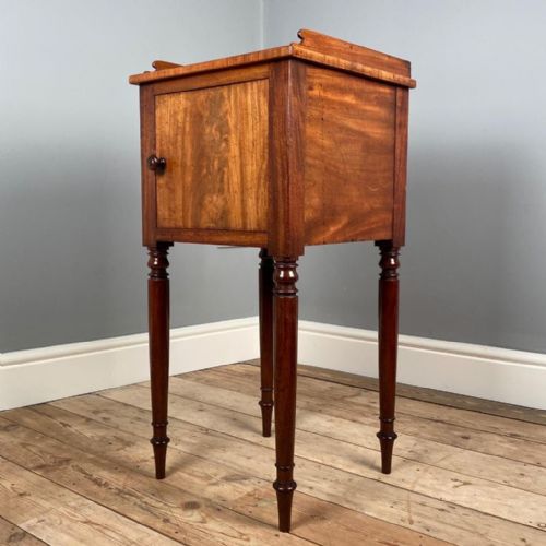 Georgian Mahogany Bedside Cabinet