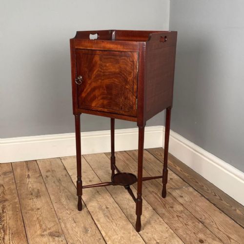 Georgian Mahogany Bedside Cabinet