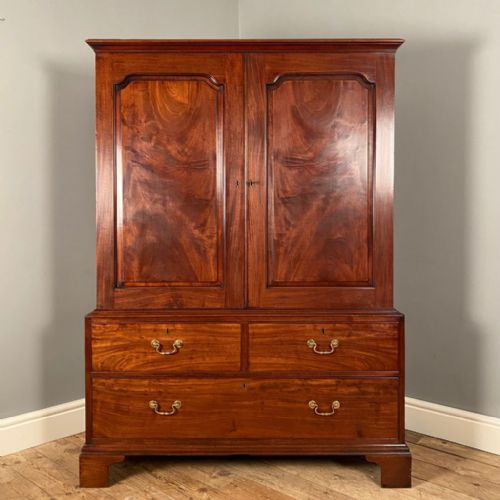 Superb 18th Century Gillows Mahogany Linen Press