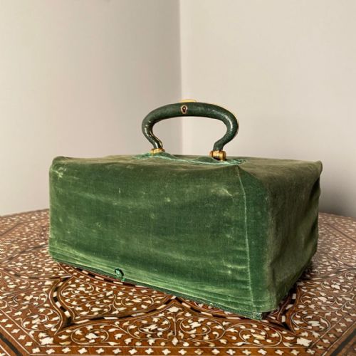 fig 1. Beautiful Cantilever Jewellery Box by John Pound & Co