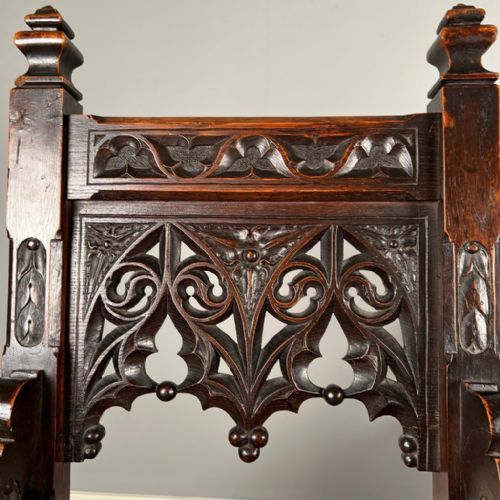 fig 1. Pair of Bold Gothic Oak Glastonbury