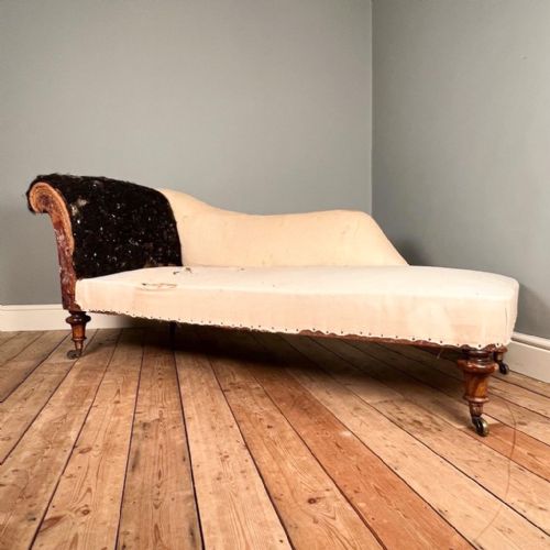 19th C Large Walnut Chaise Longue