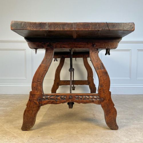 LATE 18TH CHESTNUT SPANISH FARMHOUSE TABLE - ADDITIONAL PHOTO 3