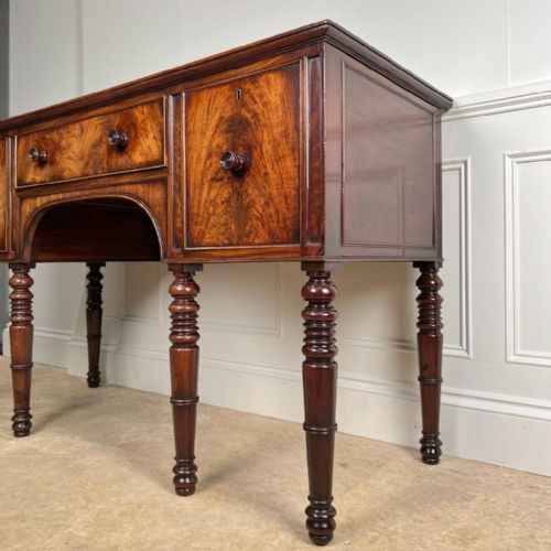 SMALL GEORGIAN MAHOGANY SIDEBOARD - ADDITIONAL PHOTO 4