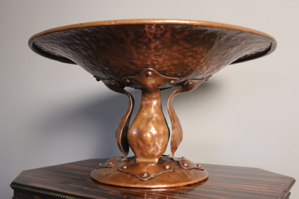 Arts & Crafts Copper Tazza