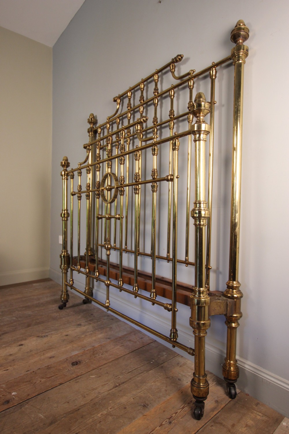 Wonderful Brass Double Bed with Original Lacquer Finish 4ft 6