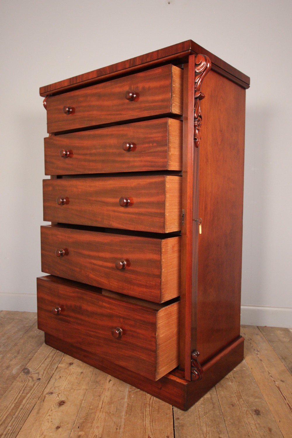 Large 19th Century Wellington Chest View V
