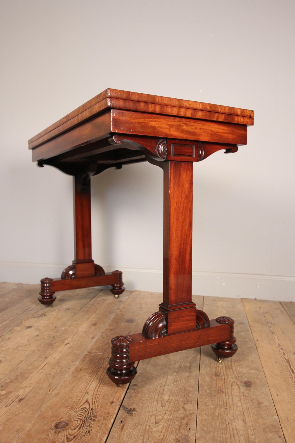 T&G Seddon Mahogany Metamorphic Games Table