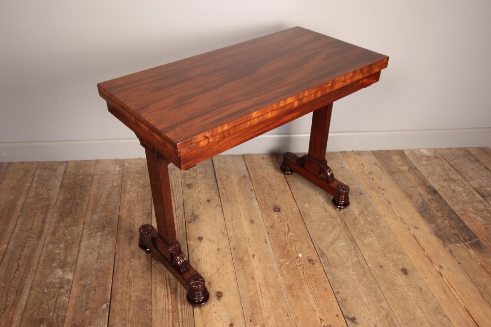 T&G Seddon Mahogany Metamorphic Games Table View V