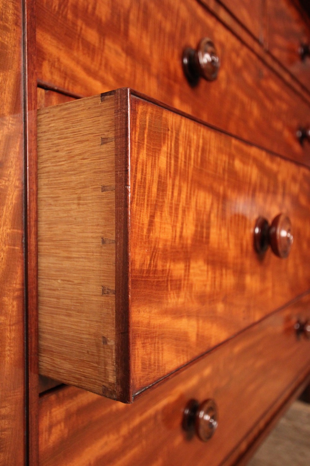 Large George IV Mahogany Chest of Drawers View IX