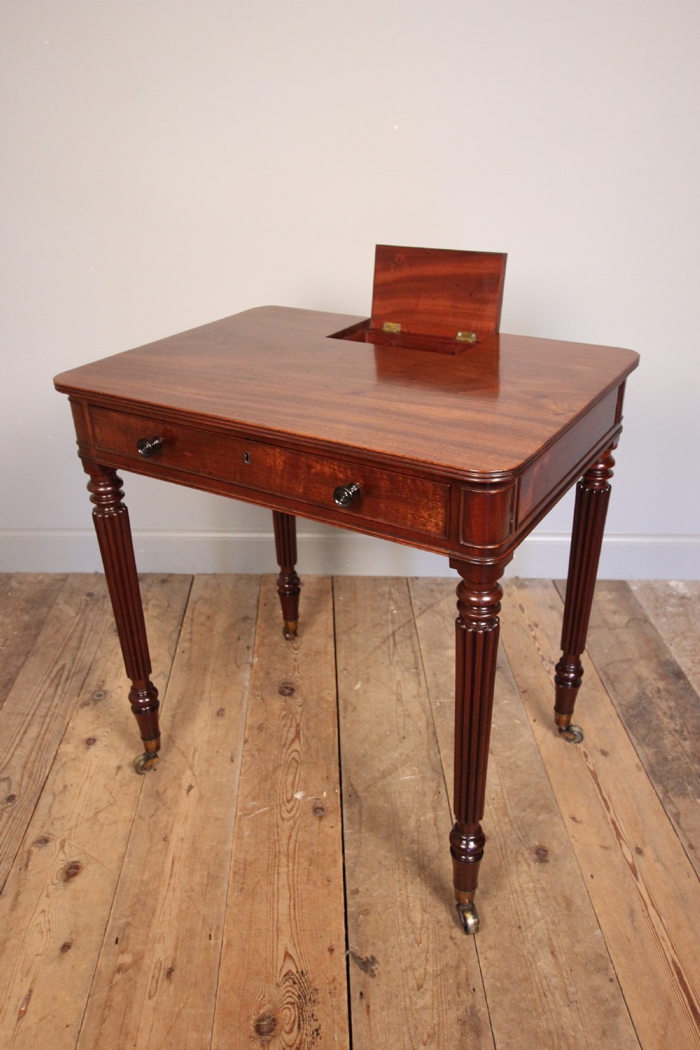 Superb Gillows Mahogany Chamber Table View VI