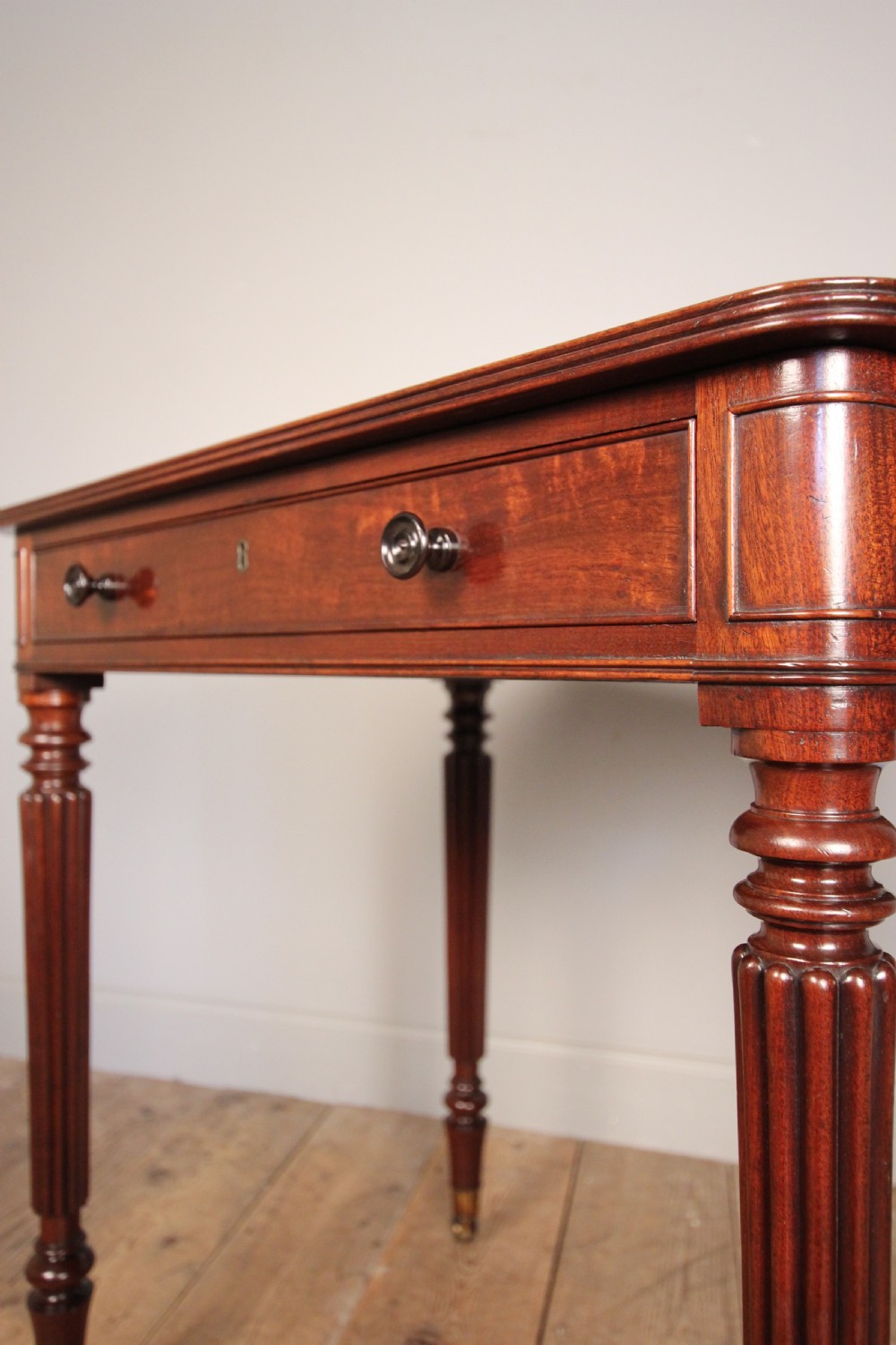 Superb Gillows Mahogany Chamber Table View VII