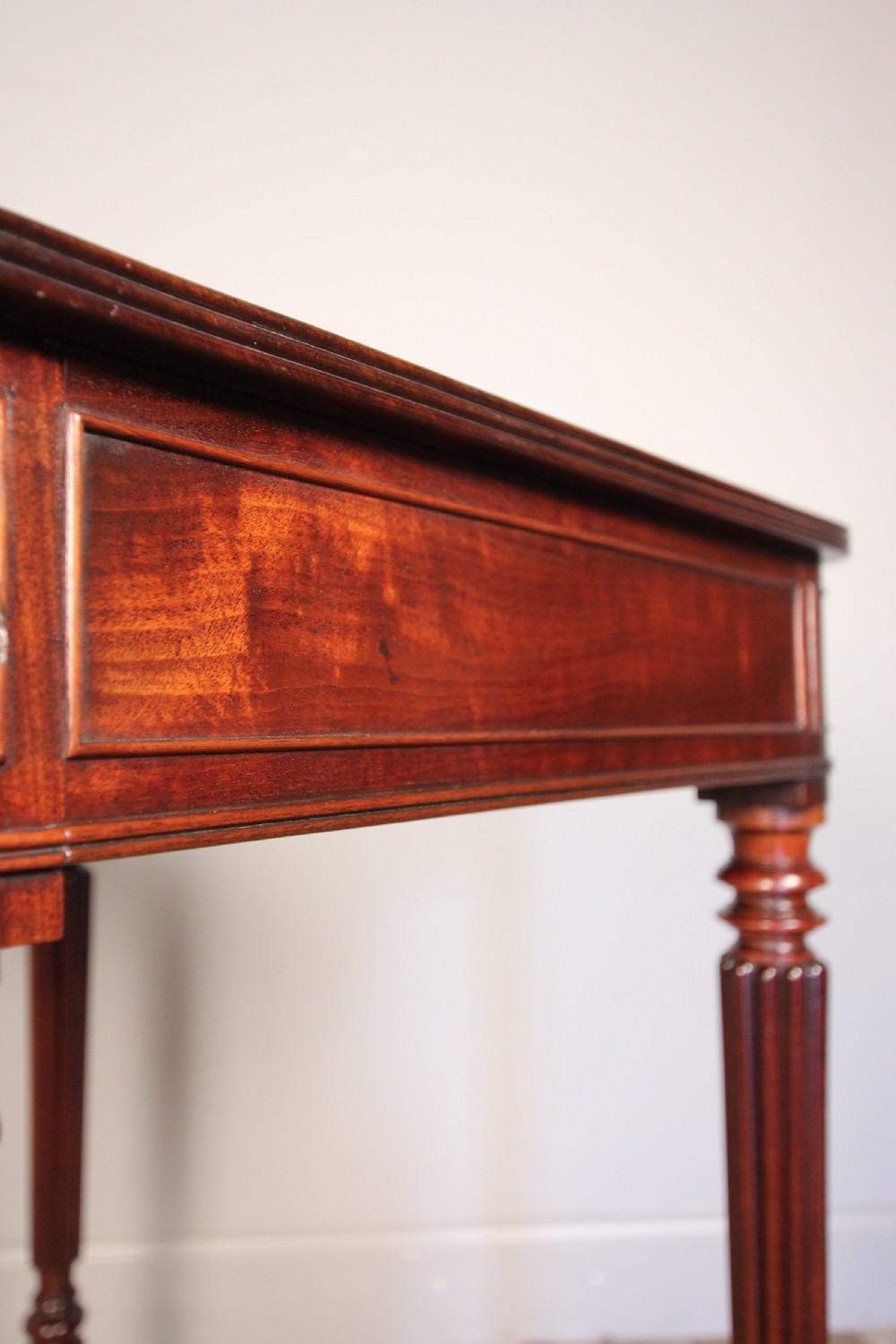 Superb Gillows Mahogany Chamber Table View XI