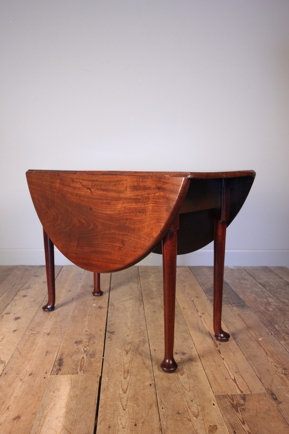 Superb 18th Century Mahogany Drop Leaf Table