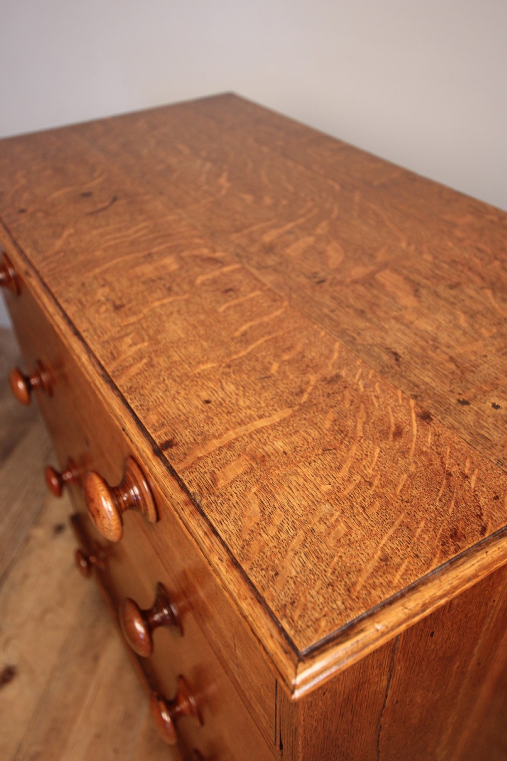 Small Country Oak Chest of Drawers View V