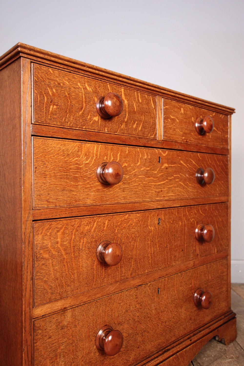 Small Country Oak Chest of Drawers View VII