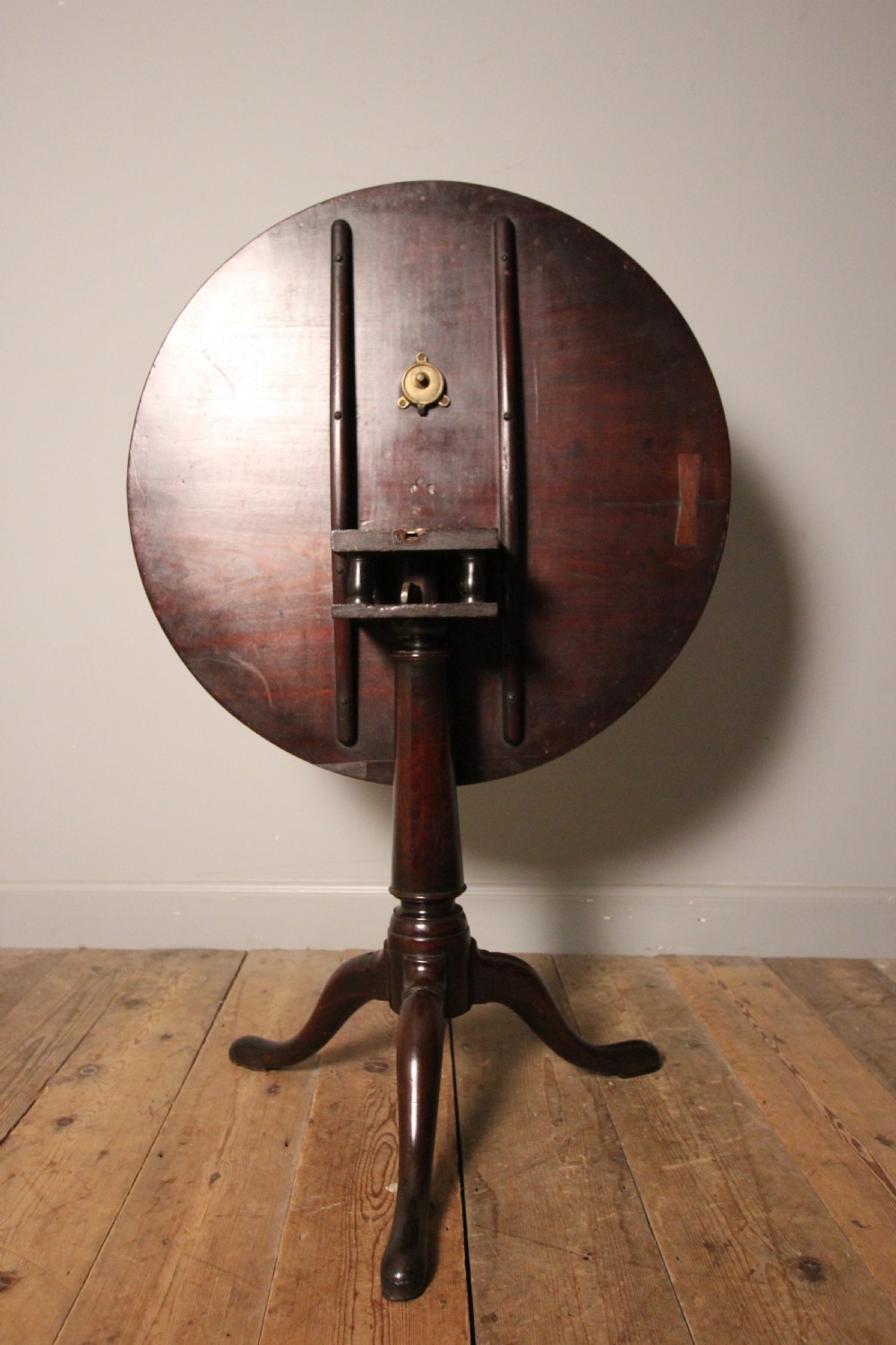 Superb 18th C. Mahogany Bird Cage Tripod Table View VI