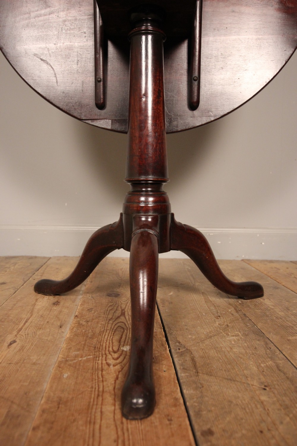 Superb 18th C. Mahogany Bird Cage Tripod Table View VII
