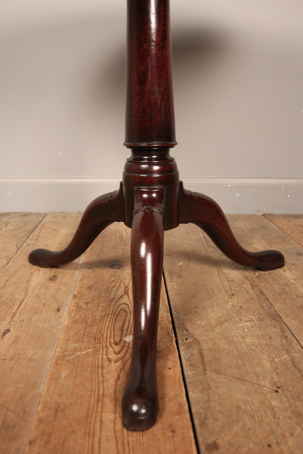 Superb 18th C. Mahogany Bird Cage Tripod Table View VIII