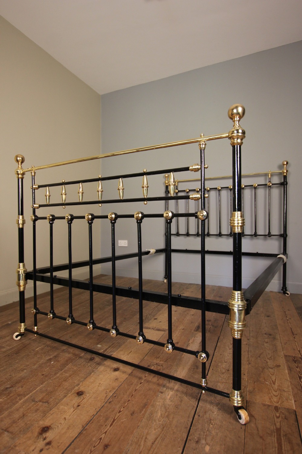 Victorian Brass & Cast Iron Double Bed 4 ft 6 