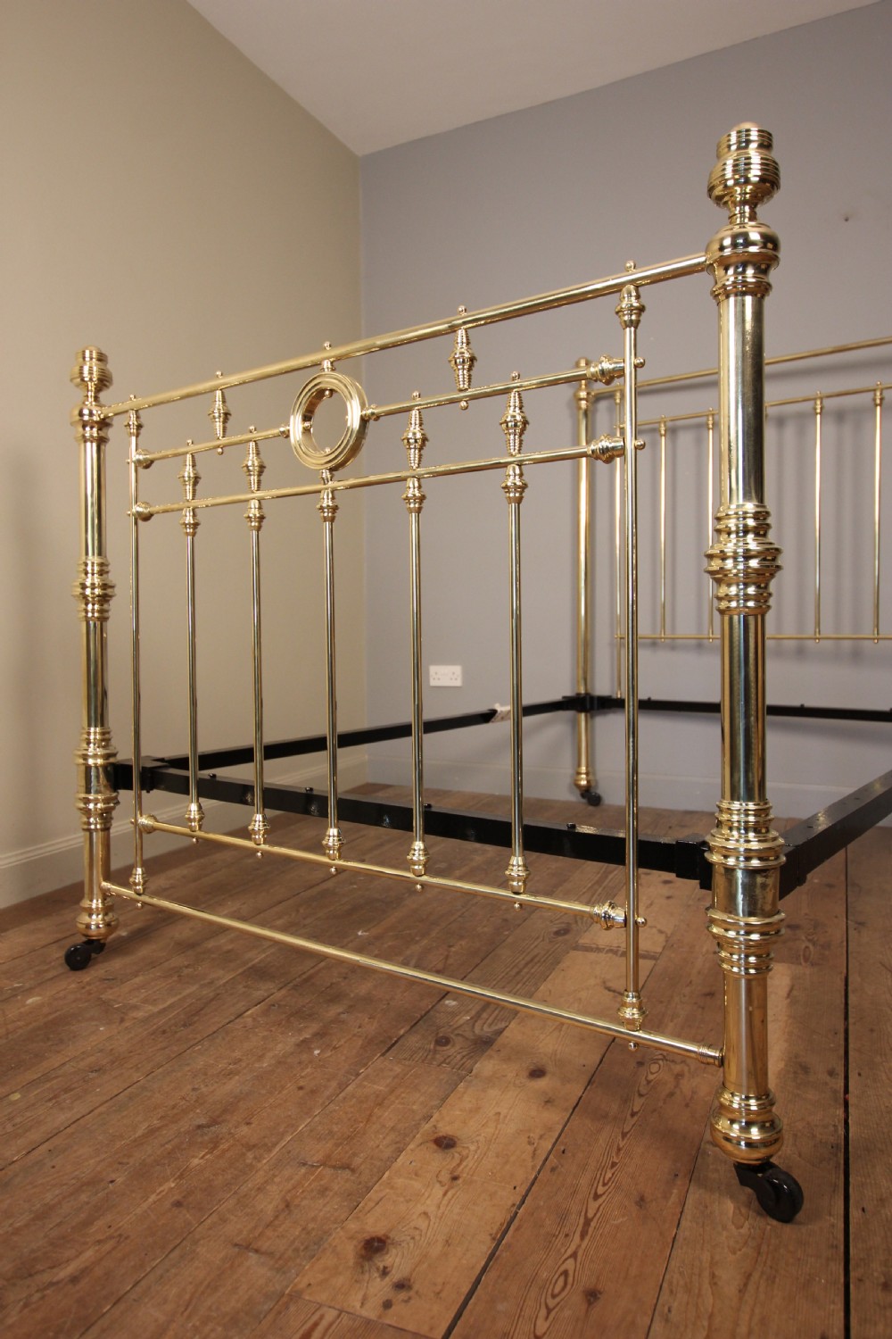 Superb Victorian Brass Double Bed (4 ft 6