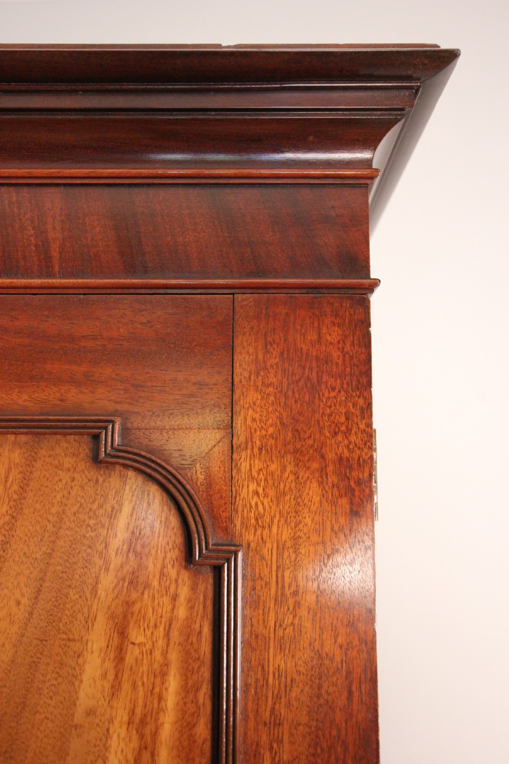 High Quality Georgian Linen Press View IV