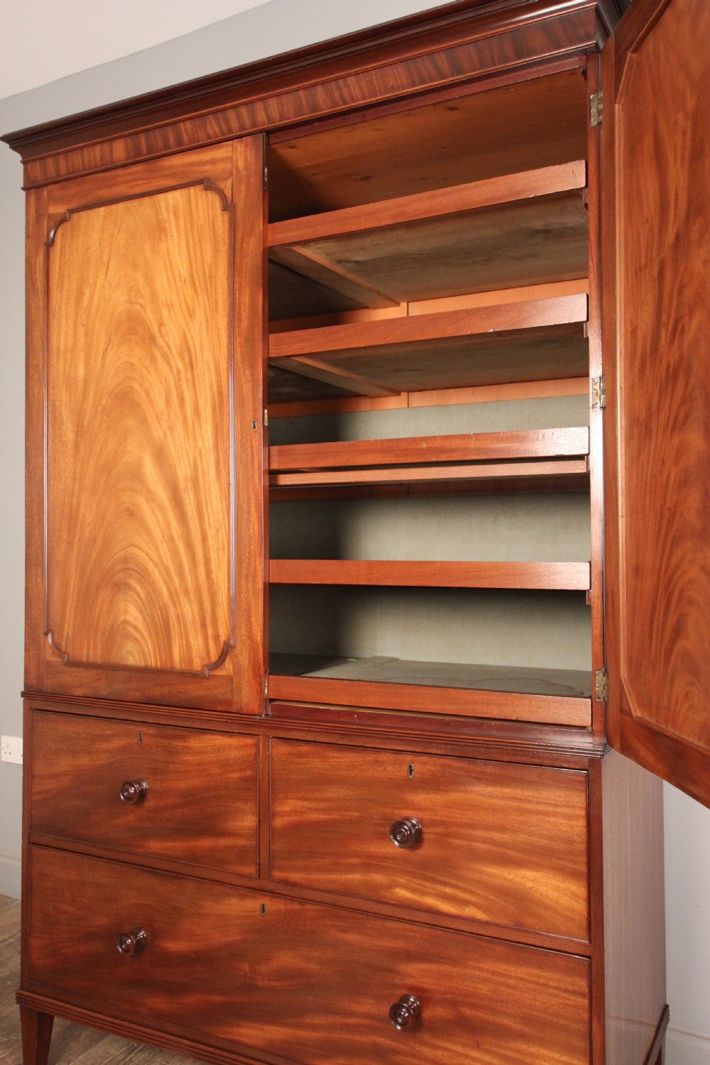 High Quality Georgian Linen Press View VI