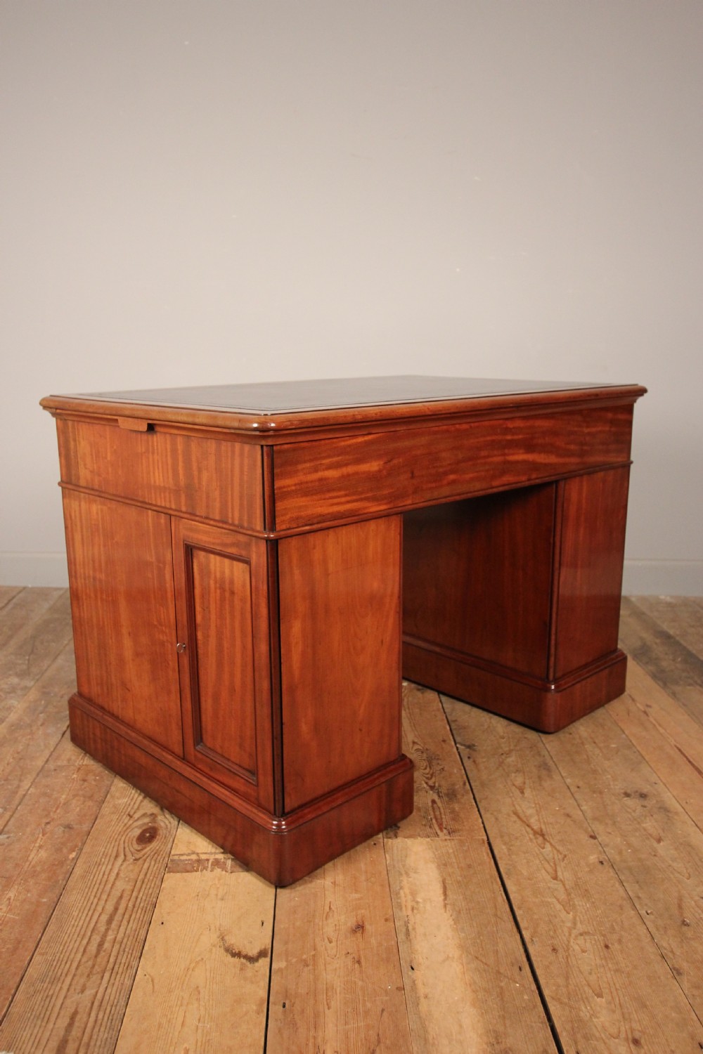 Superb Gillows Mahogany Desk View III