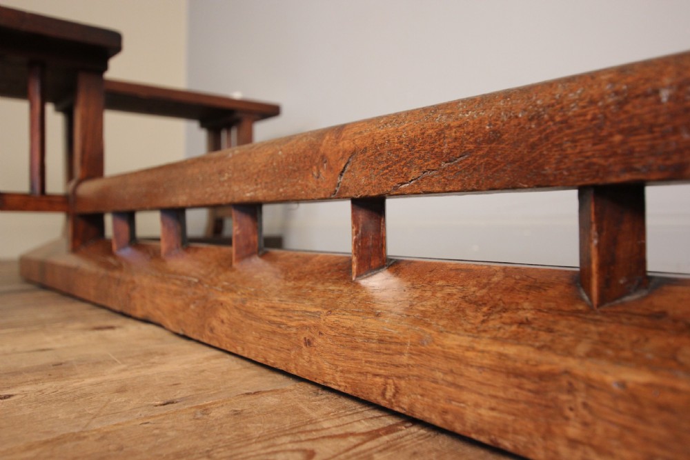 Stylish Arts & Crafts Oak Club Fender View VII