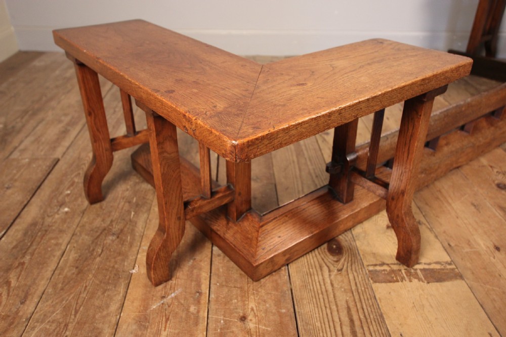 Stylish Arts & Crafts Oak Club Fender View IX