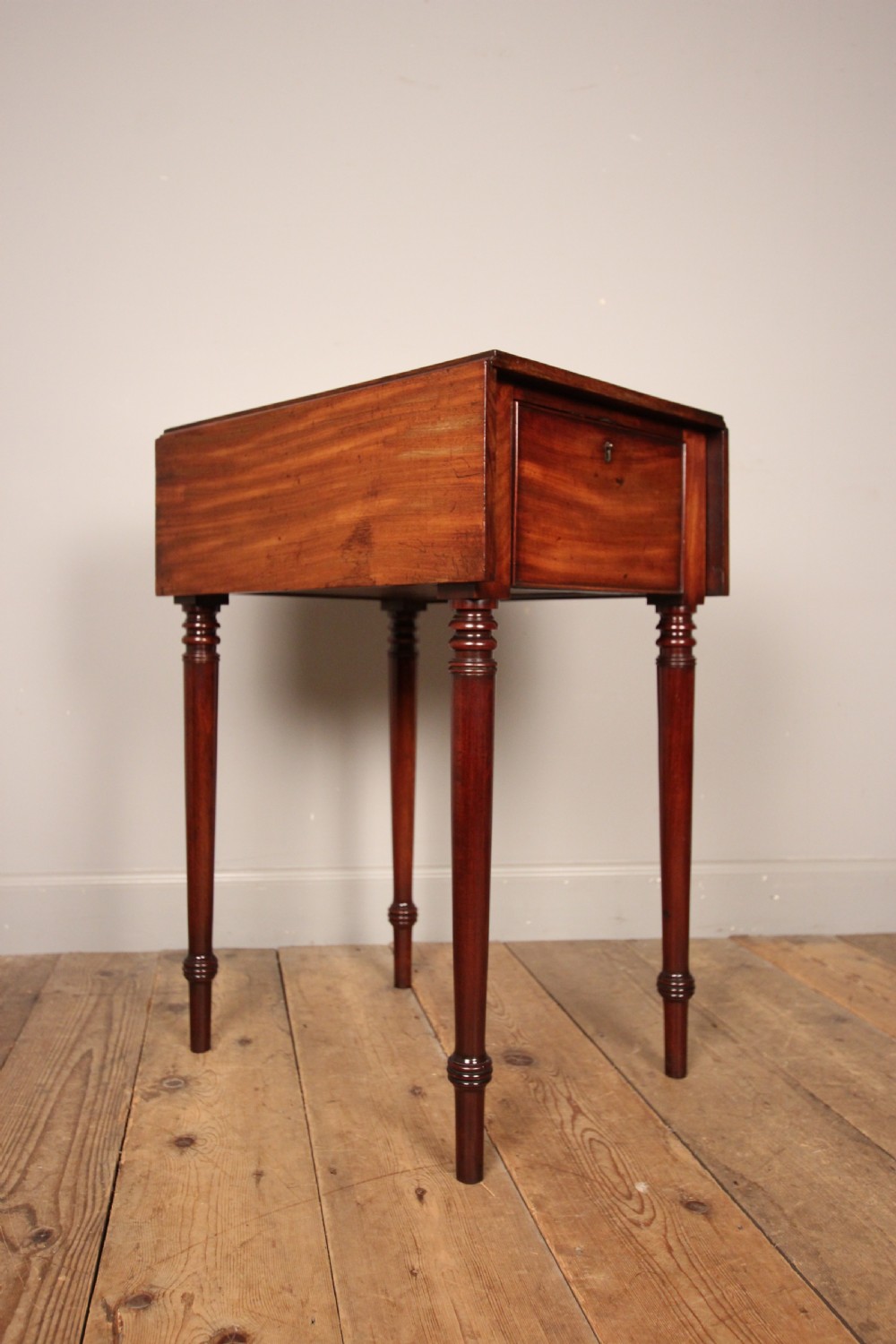 Georgian Mahogany Small Pembroke Side Table