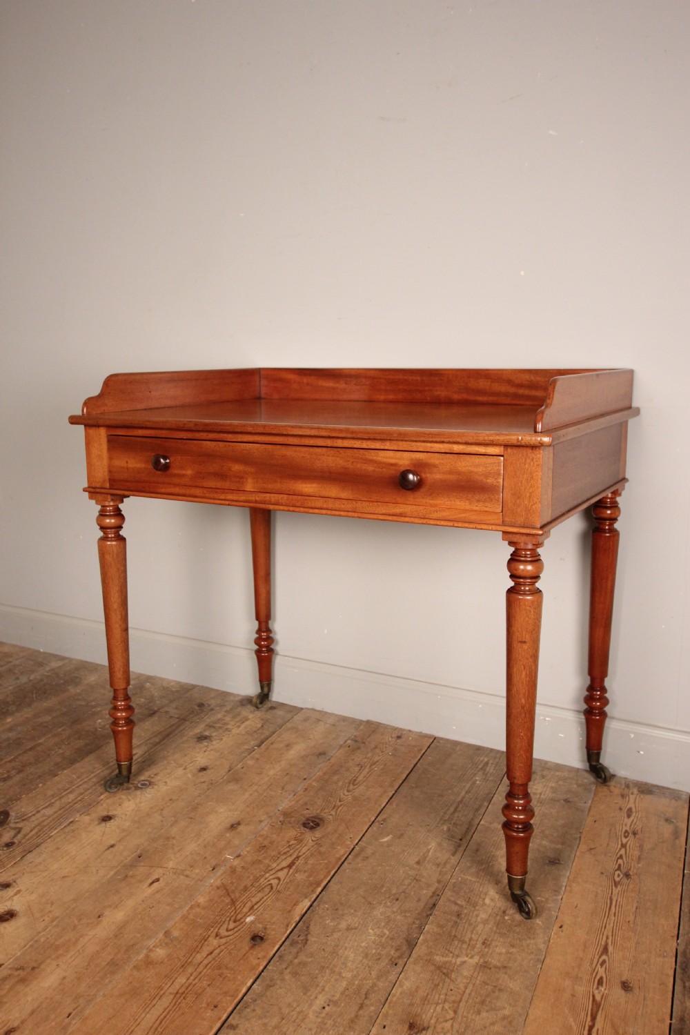 Beautiful Gillows Mahogany Side Table