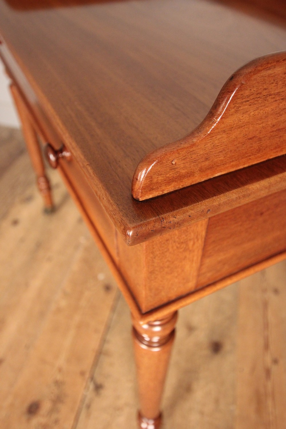 Beautiful Gillows Mahogany Side Table View VIII