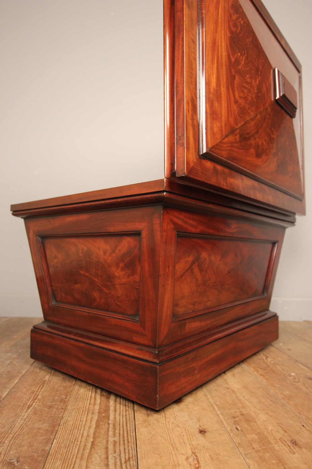 Regency Mahogany Cellarette View VI